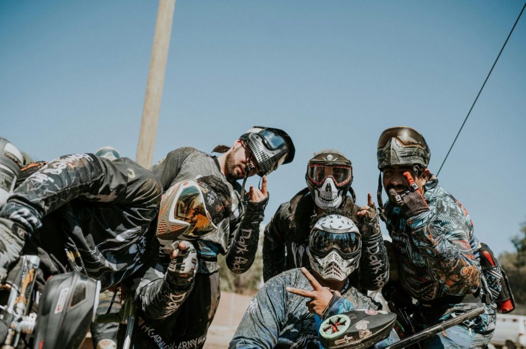 Jak przygotować się do integracyjnej gry terenowej w trakcie imprezy firmowej?